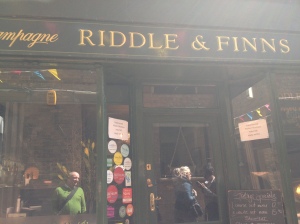 Riddle & Finns Champagne & Oyster Bar 